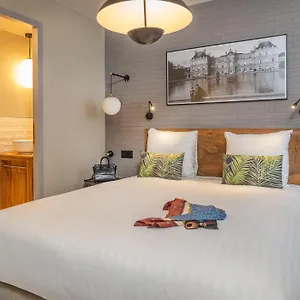 East Apartahotel